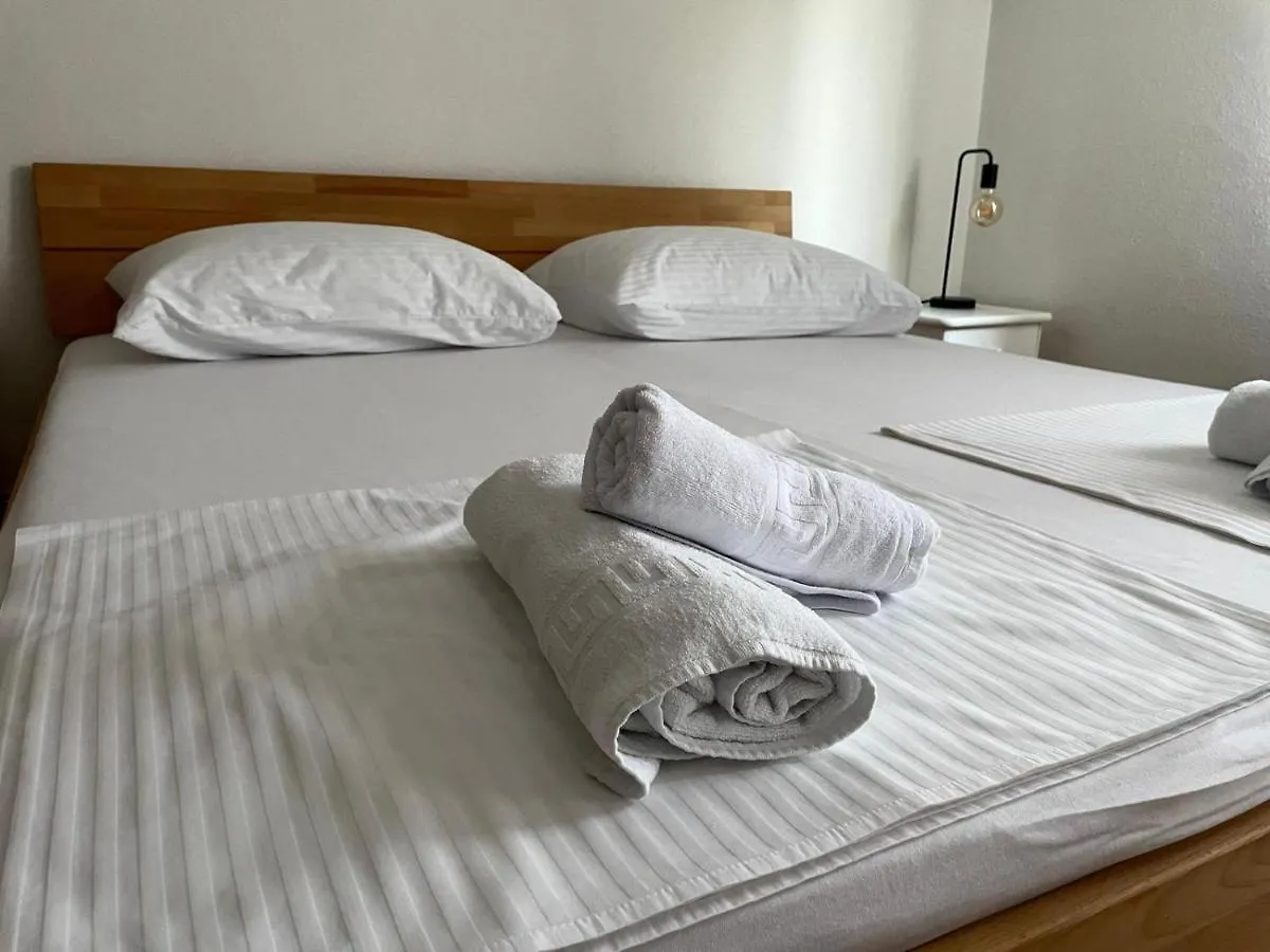 Sea Land 2 Apartman Trogir